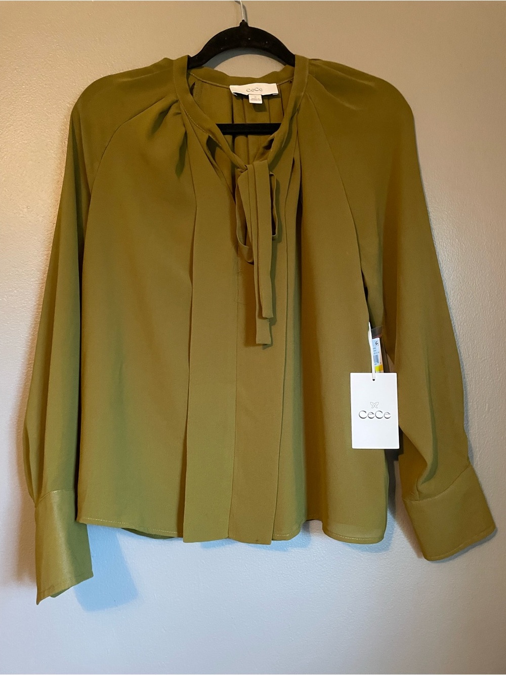NWT CeCe Sz Med Women’s Antique Olive Long Sleeve Tie Pleated Blouse Top Rt $79!